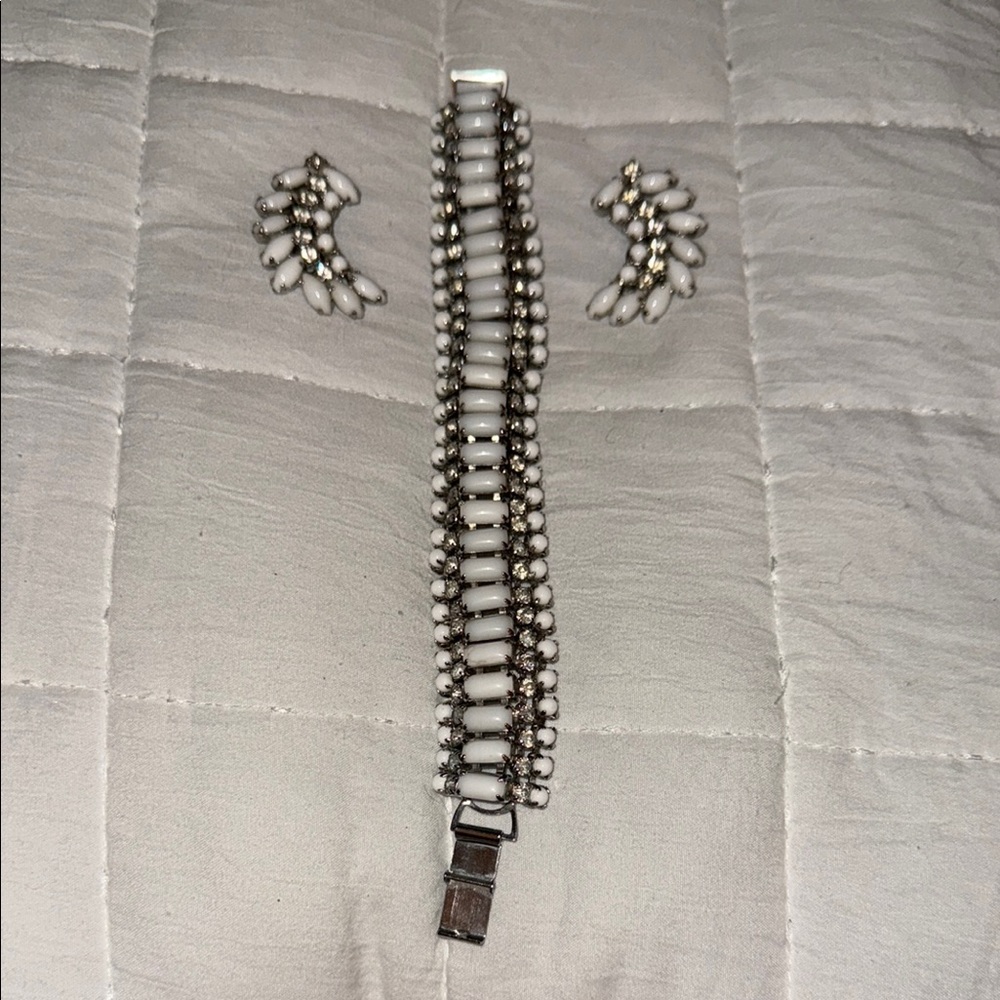 Vintage- 3 PC Elegant Silver and White Jewelry Set